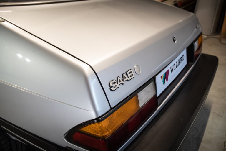Silver Saab 25