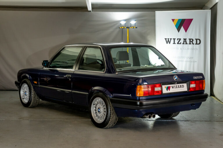 BMW 320i