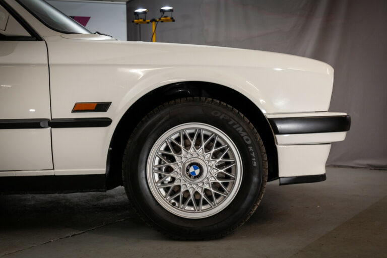 BMW E30 14