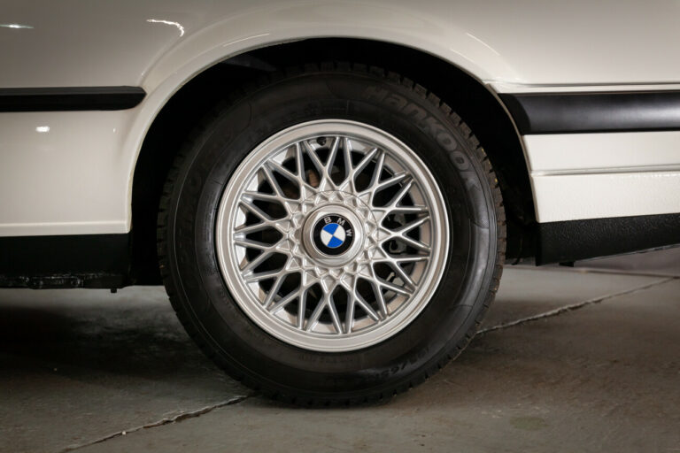 BMW E30 57