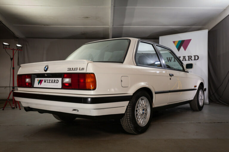 BMW E30 71