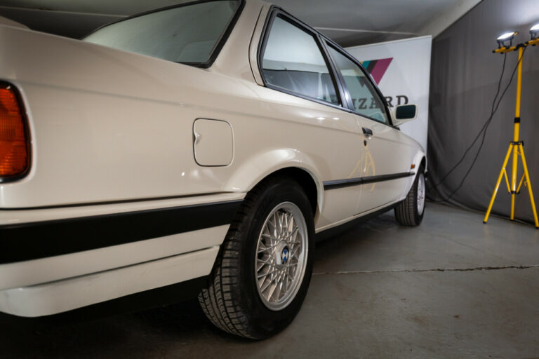 BMW E30 76