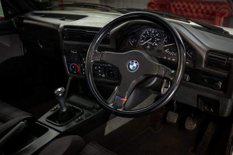 BMW E30 81
