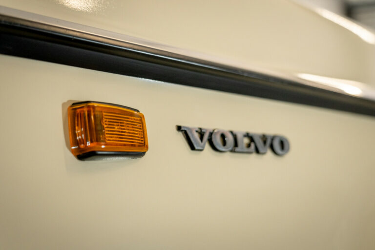 Volvo Cream 13